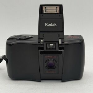 Vintage Kodak Star 935 Auto Flash 35mm Point & Shoot Film Camera